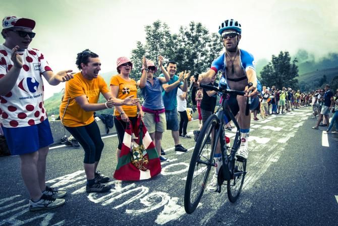 AArrrhh... What's wrong with my bike - make it stop! Jack Bauer team Garmin climbs the final kilometres of the Hautacam and does a few stunts on the way.