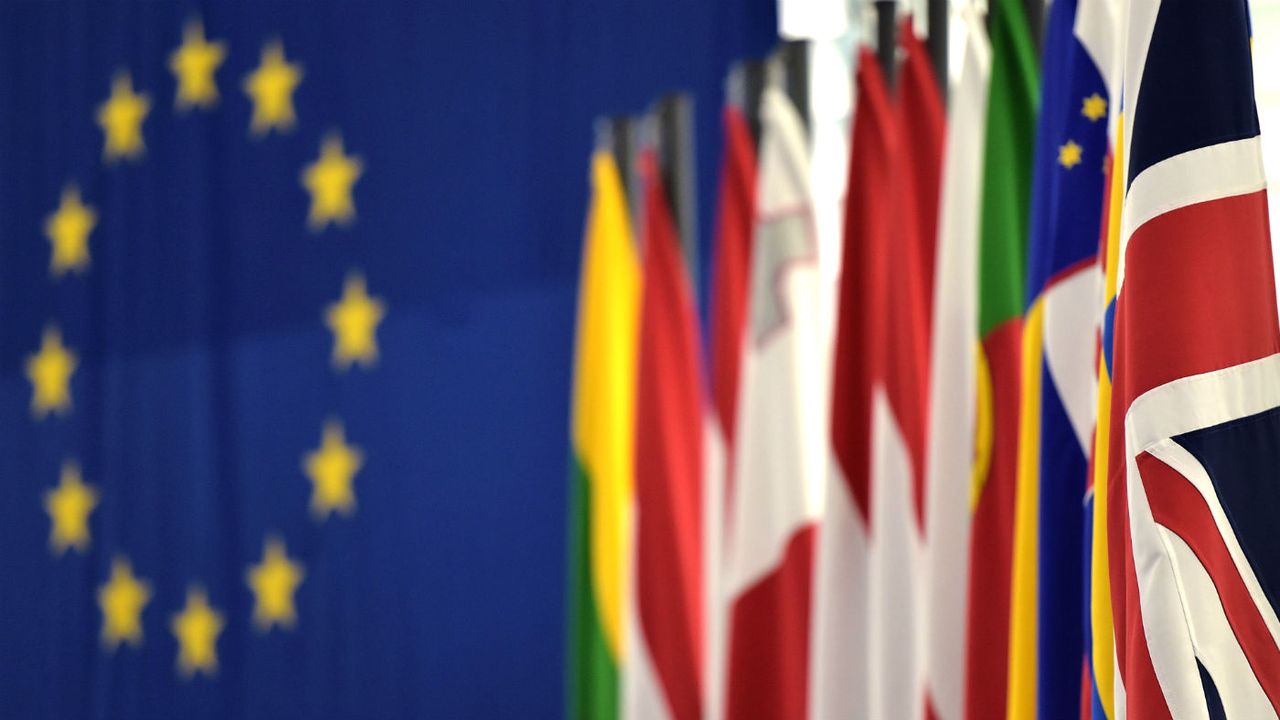 wd-eu_flags_-_patrick_hertzogafpgetty_images.jpg