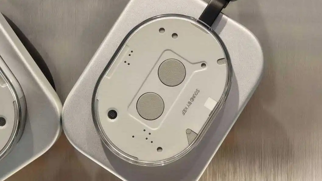 Nothing Headphone (1) leaked photo (white model)