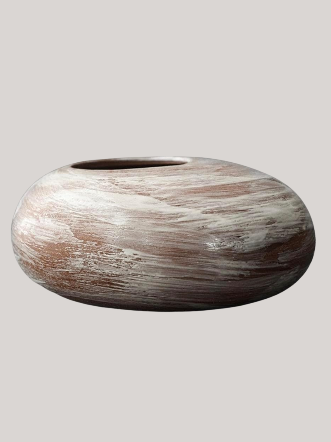 A handmade ikebana vase from Gohobi