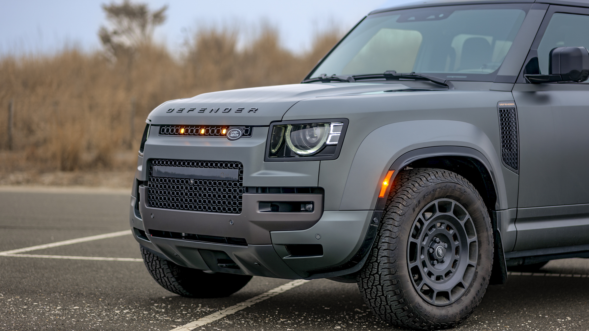 Land Rover Defender 2025