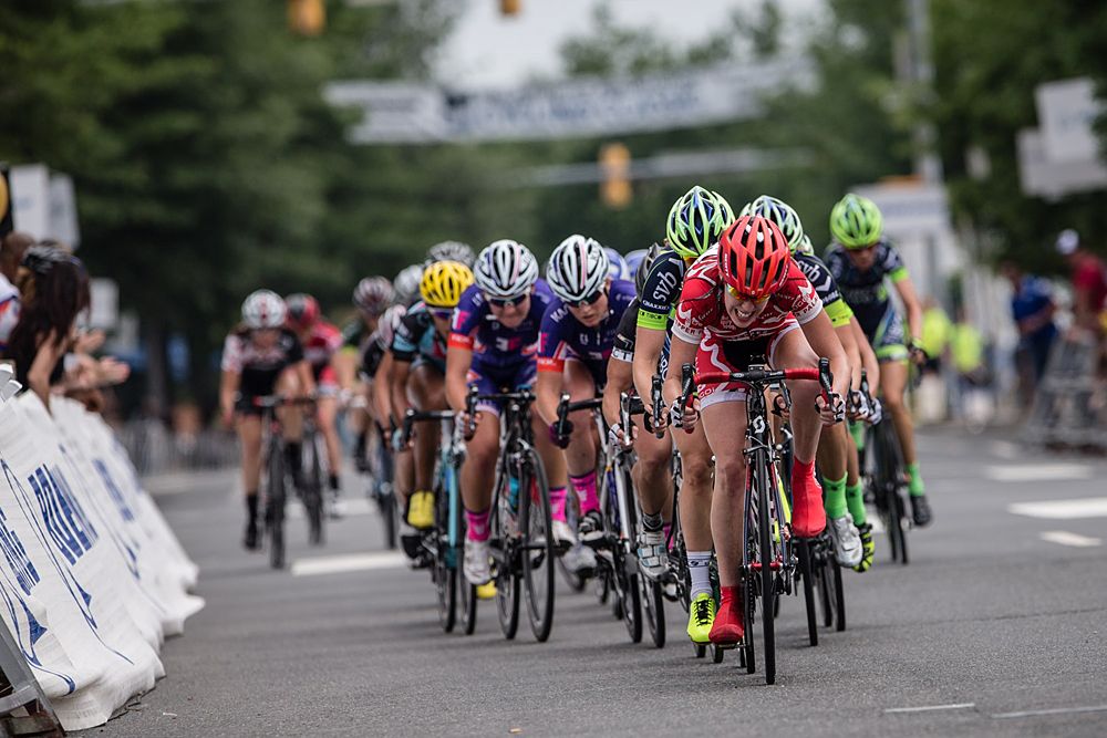 Lindsay Bayer (Pepper Palace) leads the chase