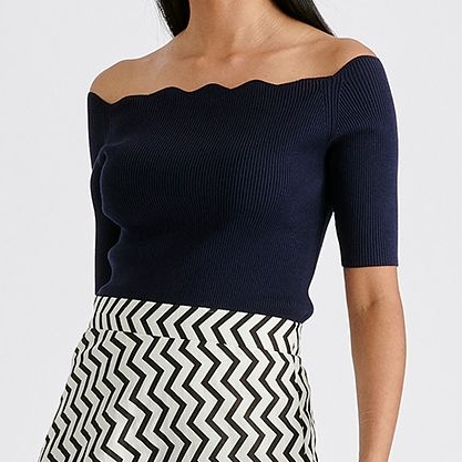 Paisie Scallop Neckline Top