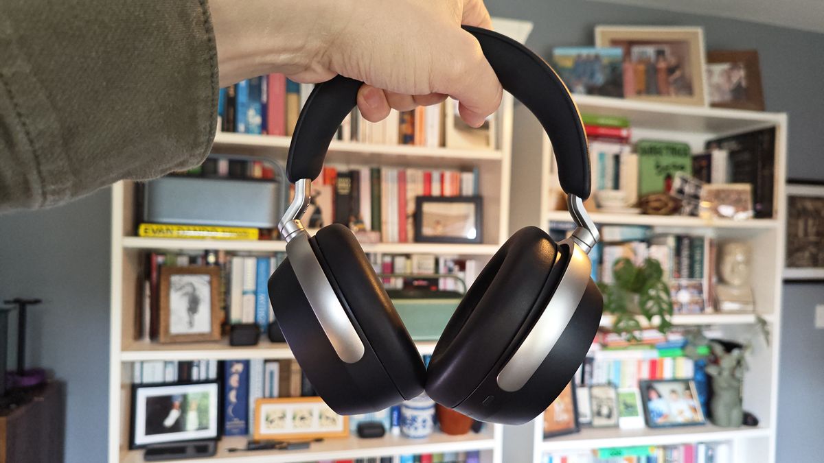 The Sennheiser HDB 630 headphone.