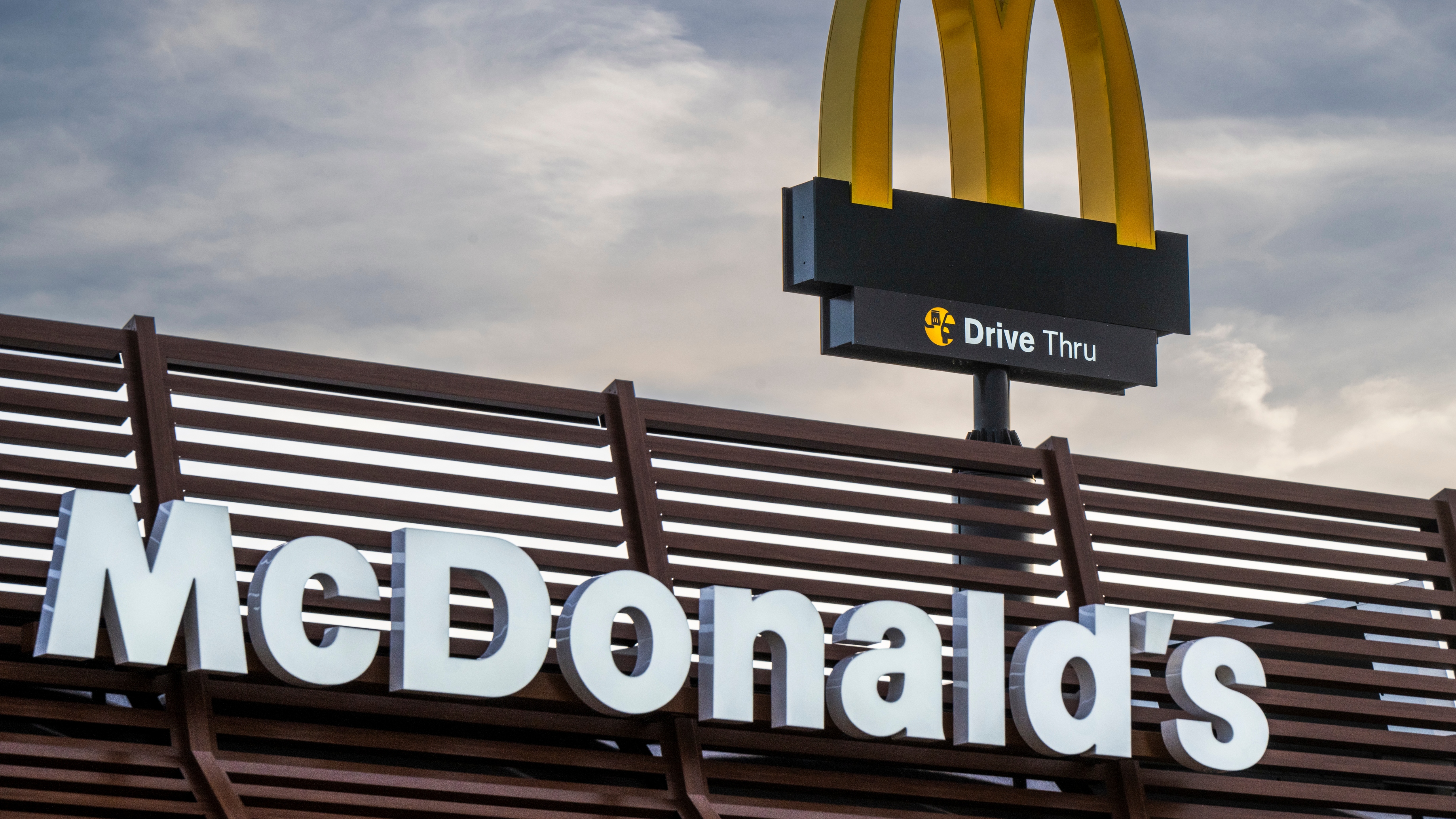 Nový McDonald's Drive-Thru