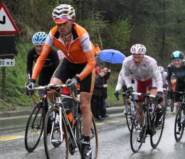 Samuel Sanchez Gonzalez (Euskaltel - Euskadi) leads Yury Trofimov (Katusha Team)