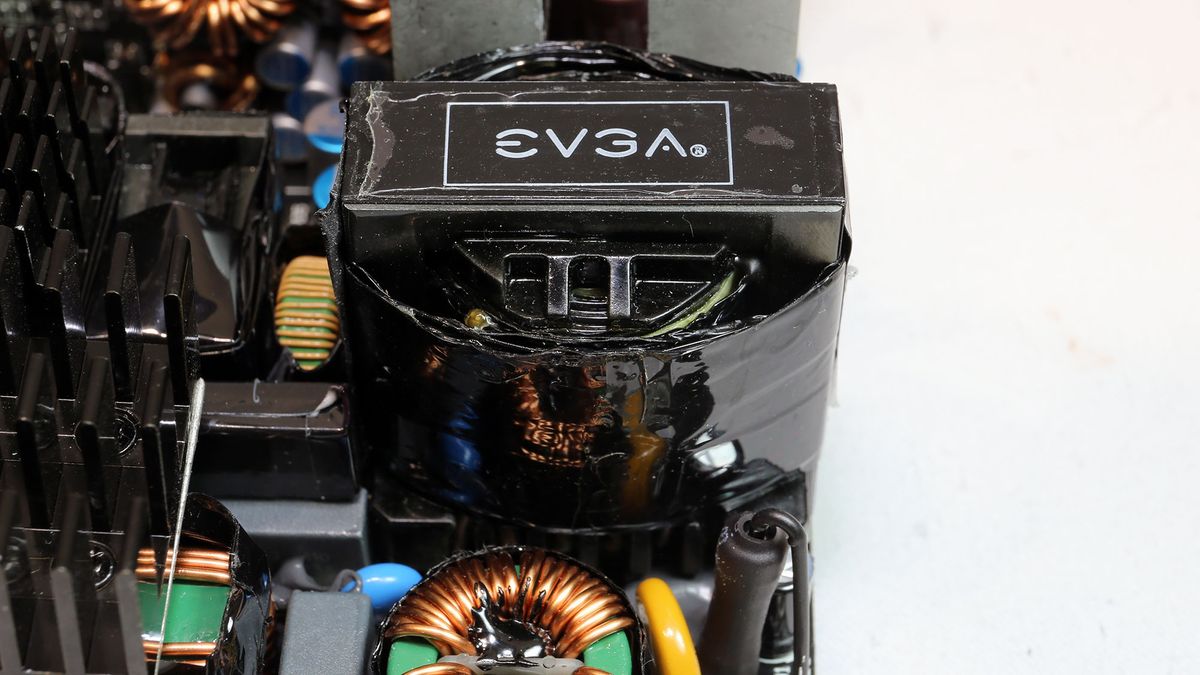 EVGA 1000 P6