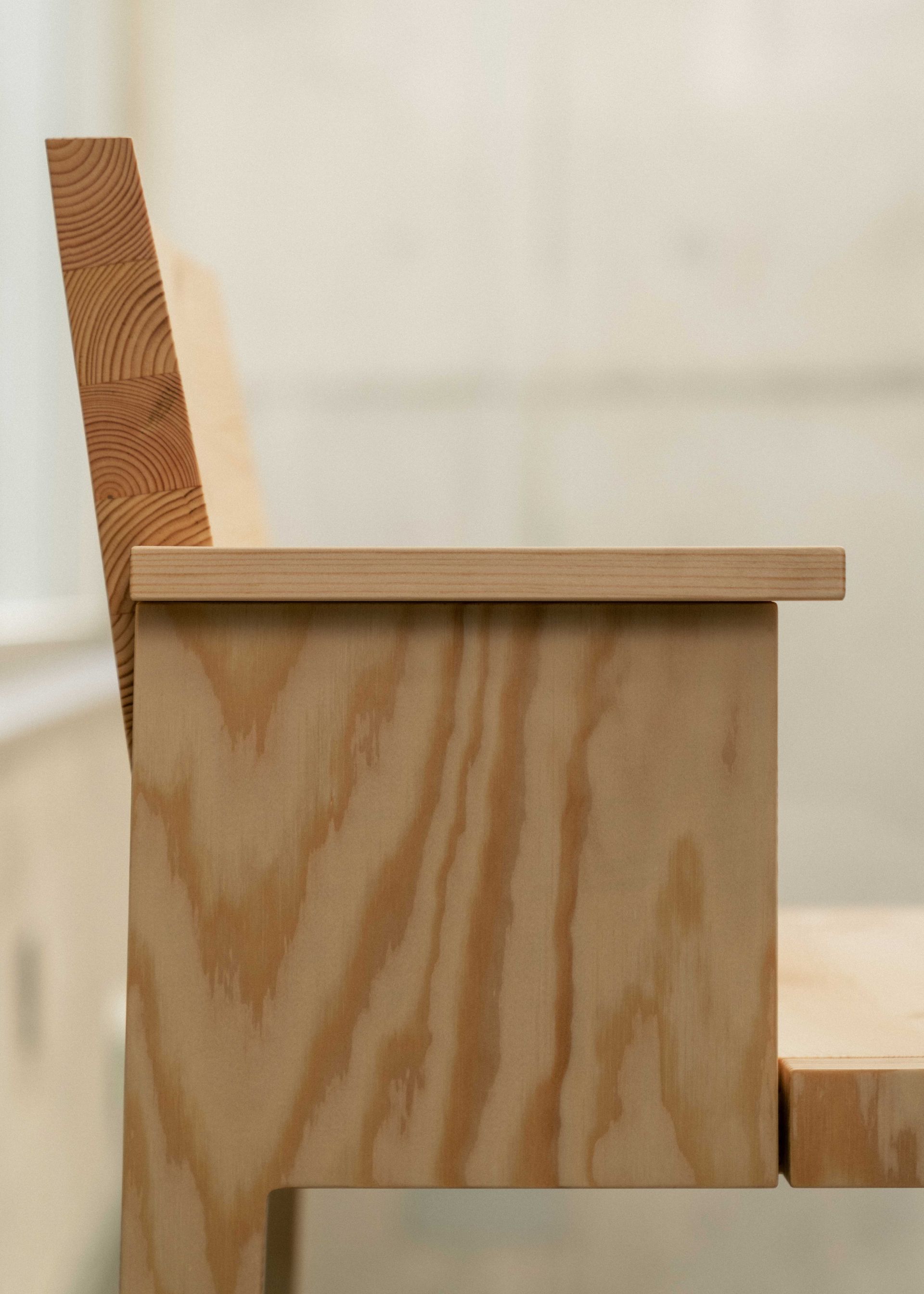 Vaarnii Ronan Bouroullec chair