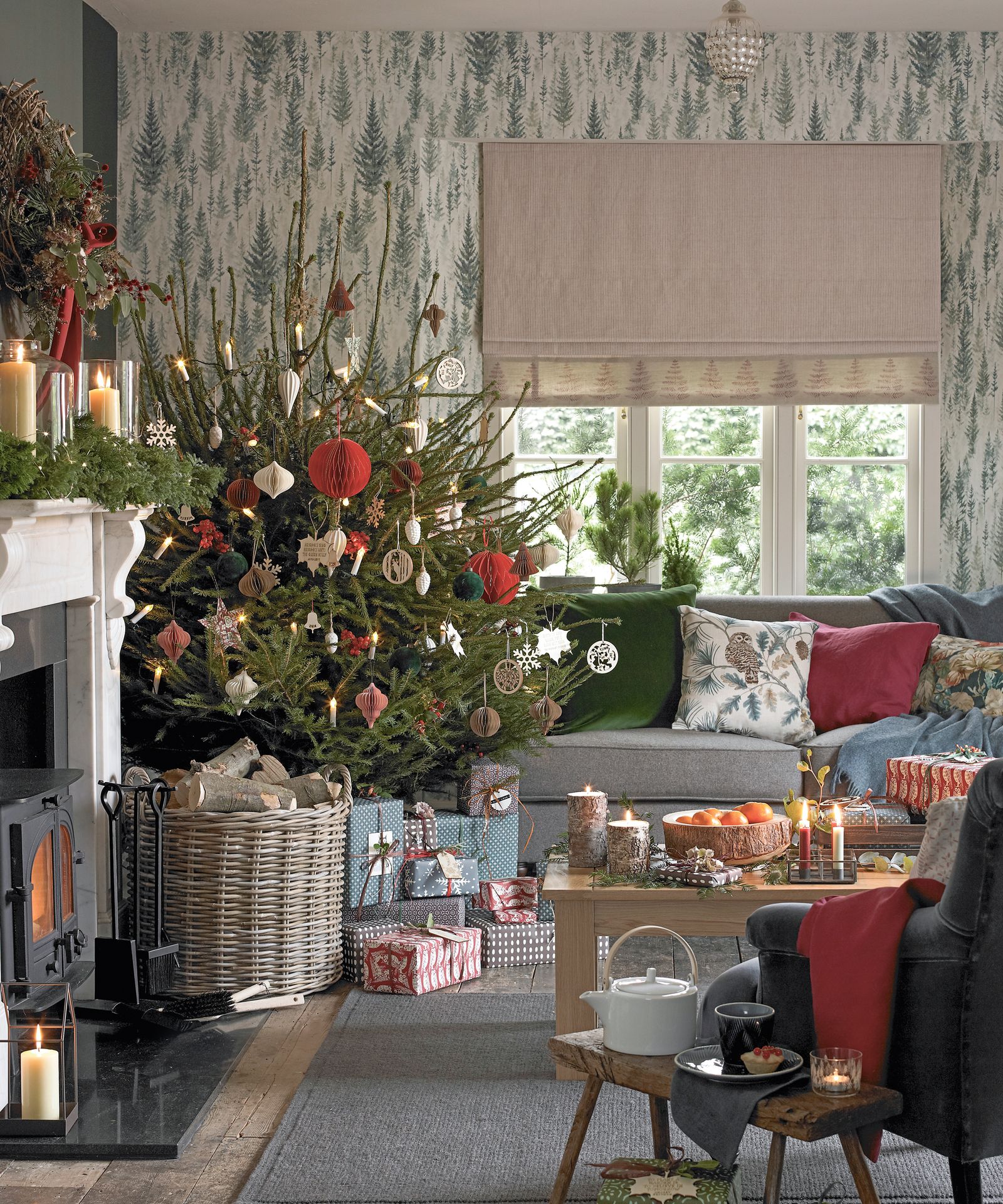 Christmas tree themes 2022 15 seasonal ideas and trends Homes & Gardens