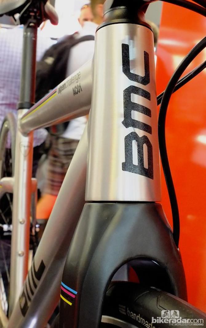 The carbon fork crown blends in to the large tapered head tube