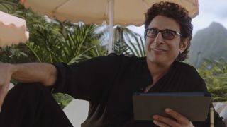 Ian Malcolm (Jeff Goldblum) relaxes in Xfinity ad.