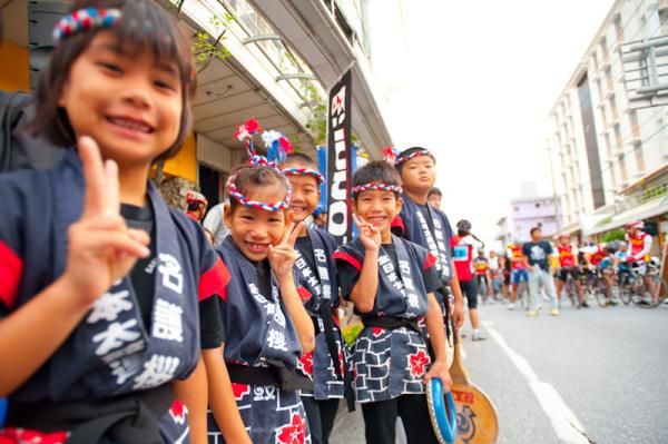 The local kids seem to enjoy the racing.