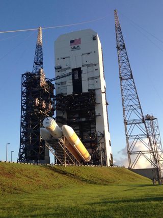 Delta 4 Rocket Moved to Launch Pad for Orion Flight Test