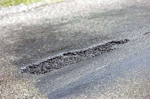 A close look at the state of the roads in stage 14