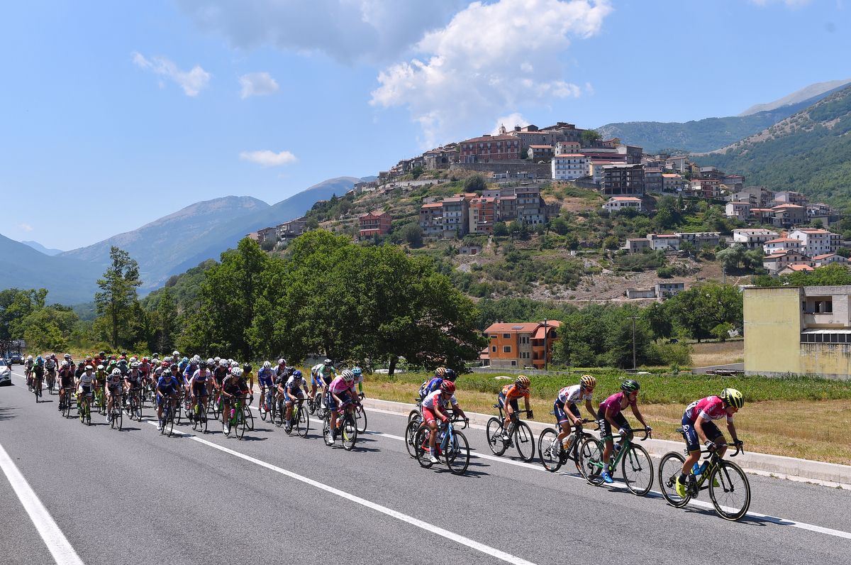 Another beautiful day for racing at the Giro Rosa
