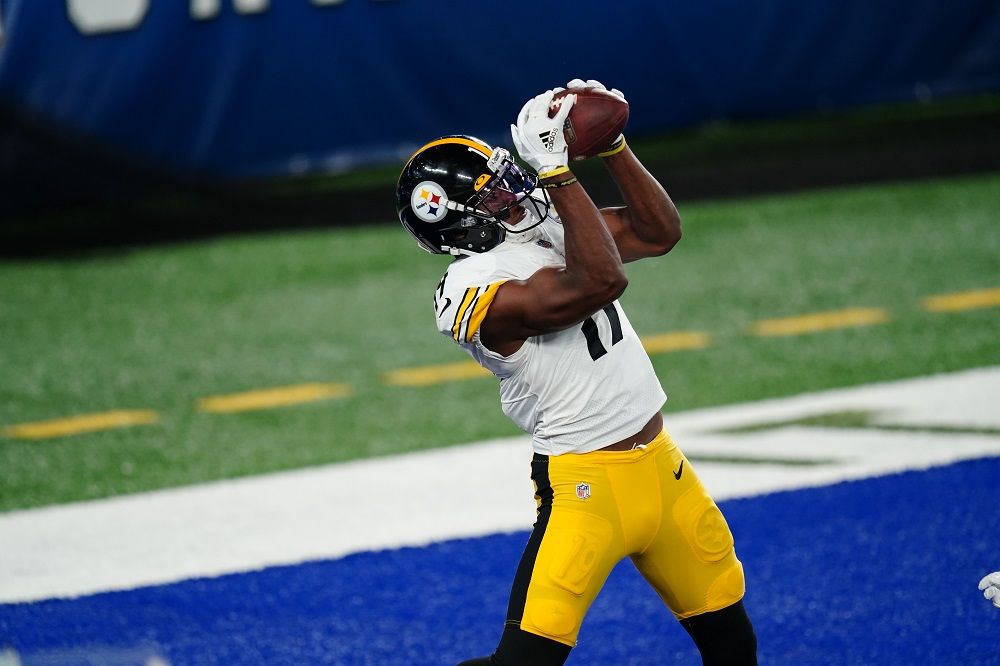 Pittsburgh Steelers receiver Juju Smith-Schuster catches pass during September ESPN &#039;Monday Night Football&#039; telecast