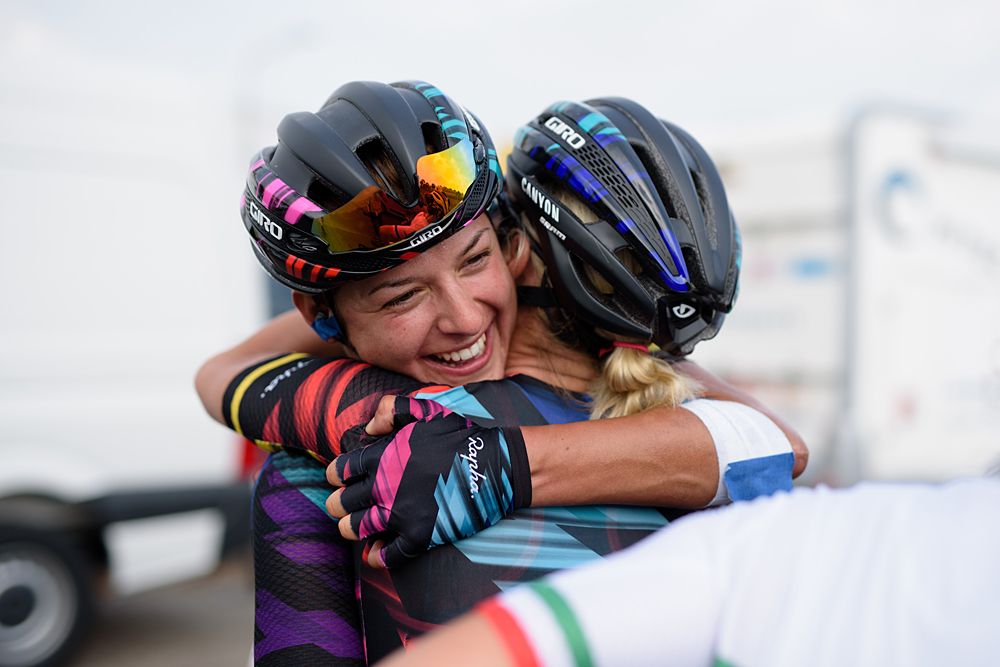 Hugs all around at Boels Rental Ladies Tour stage 5