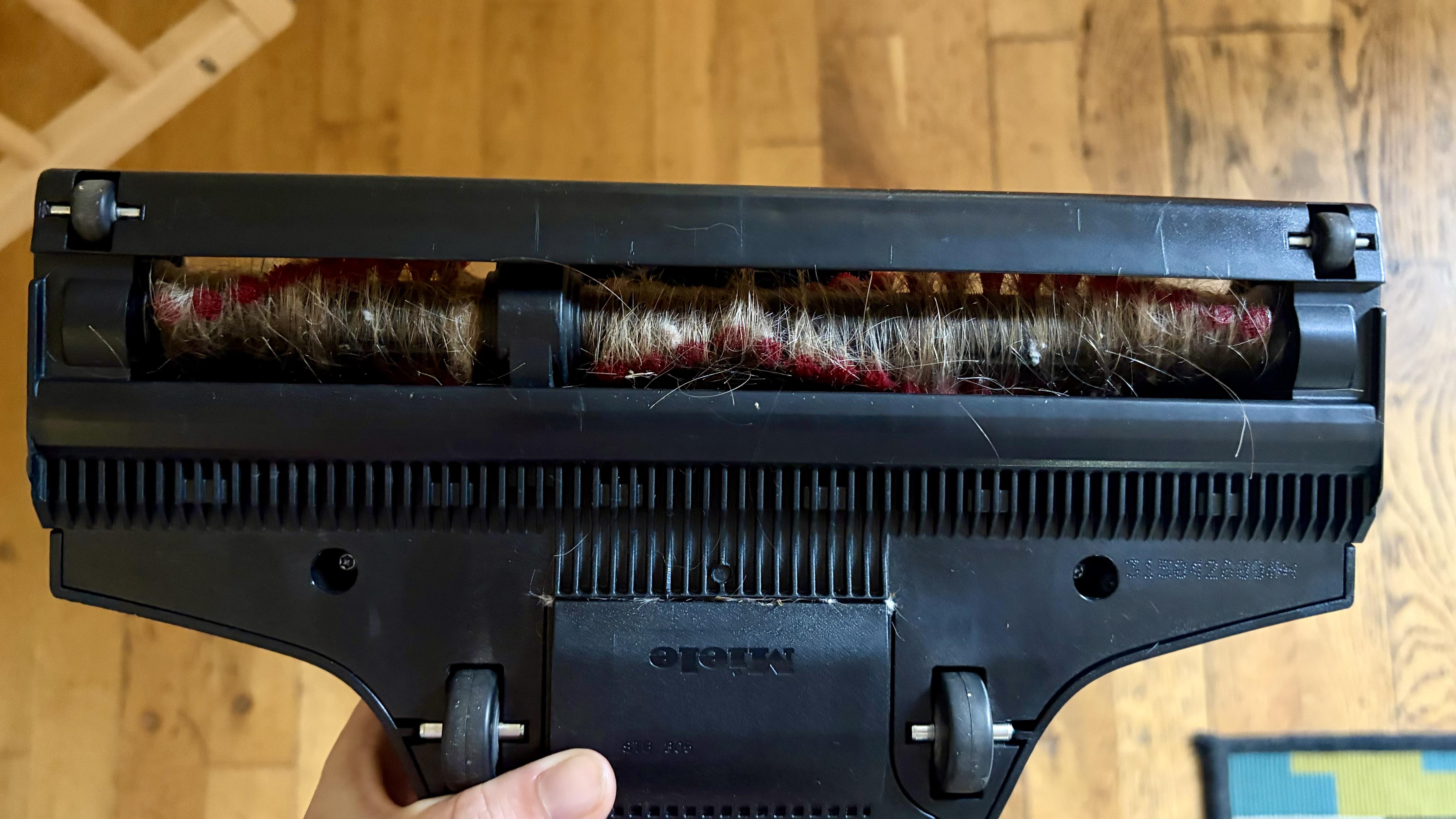 hair in the turbo brush of Miele Guard M1
