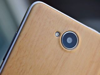 Mozo Light Wood back cover for the Lumia 650