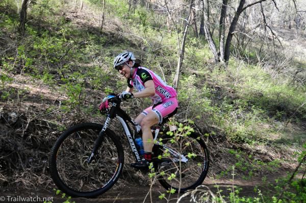 Nina Baum (NoTubes) riding to a 13th place finish
