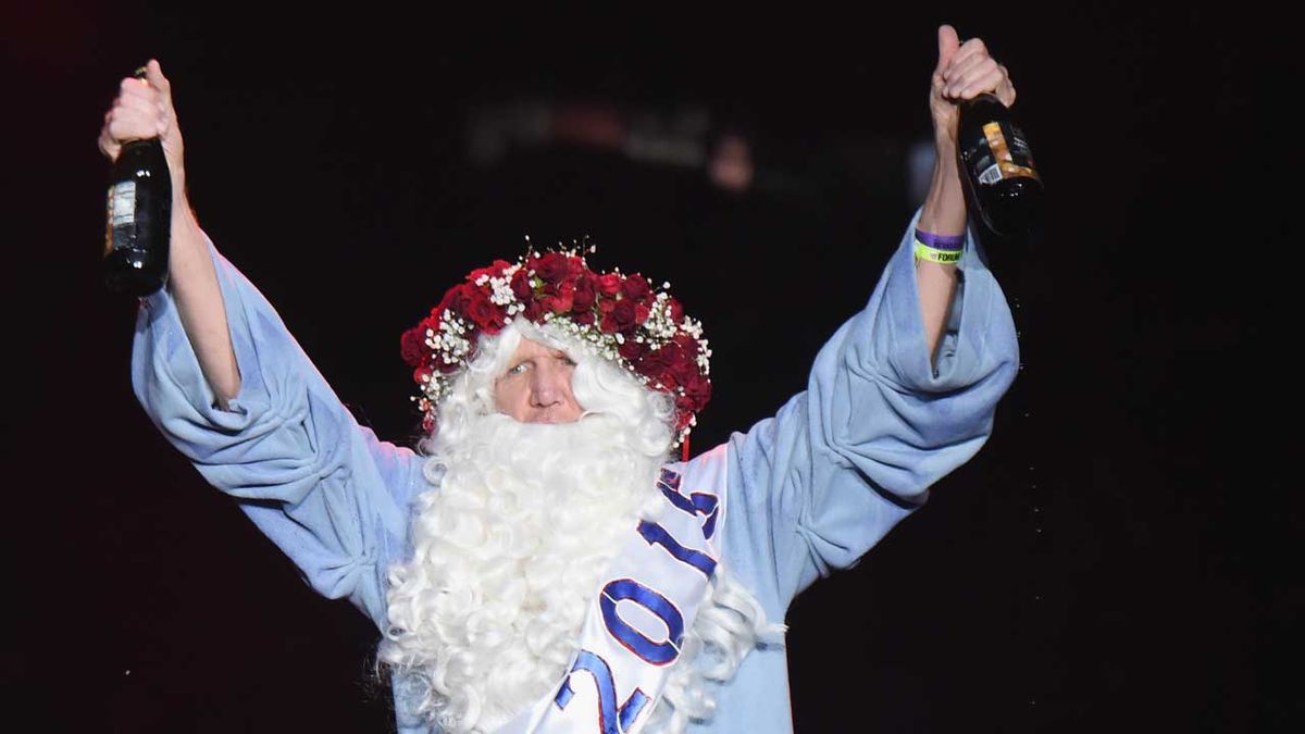 Bill Walton onstage with Dead &amp; Company