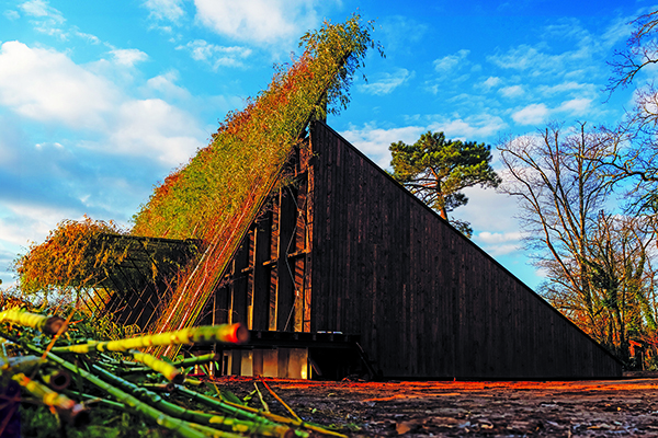 Gaia-the-new-ecofriendly-architecturally-ambitious-tasting-space-at-Chateau-Smith-Haut-Lafitte-in-Pessac-Leognan.jpg