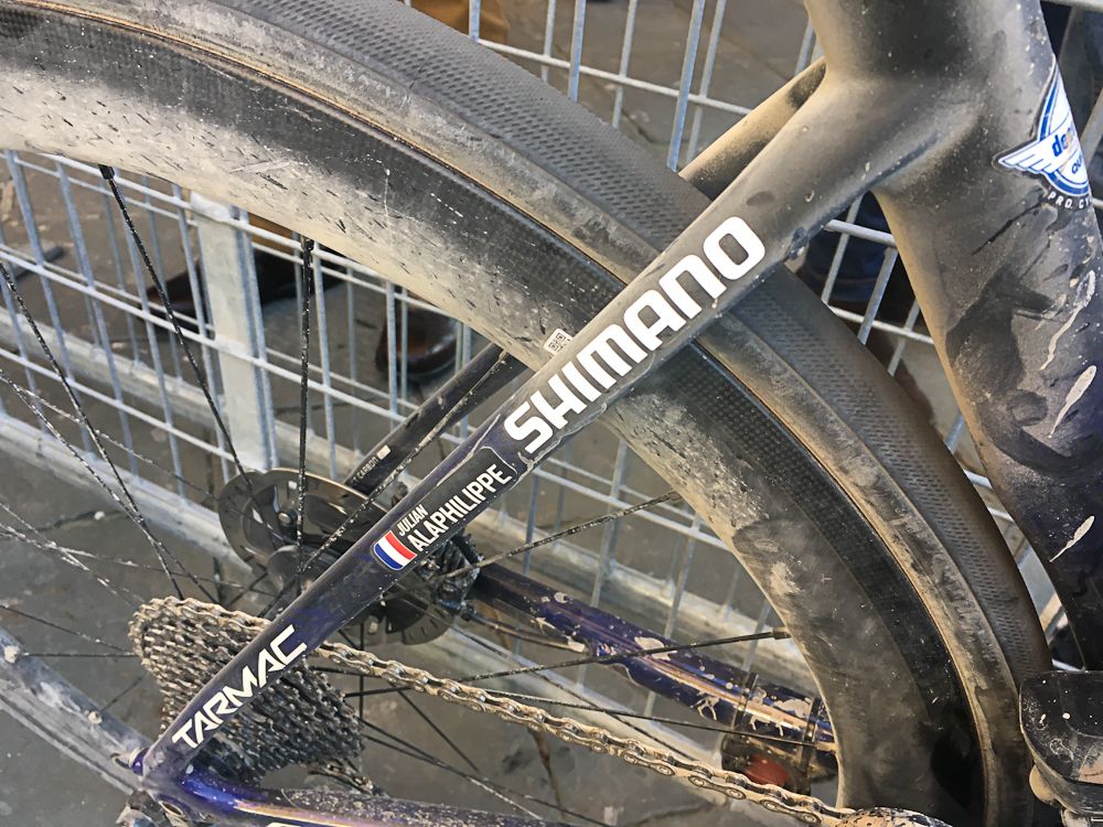 Julian Alaphilippe&rsquo;s S-Works Specialized Tarmac was spotted-less before the race but like this after his victory