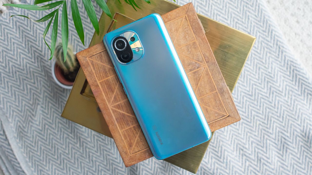 The Xiaomi Mi 11 rear
