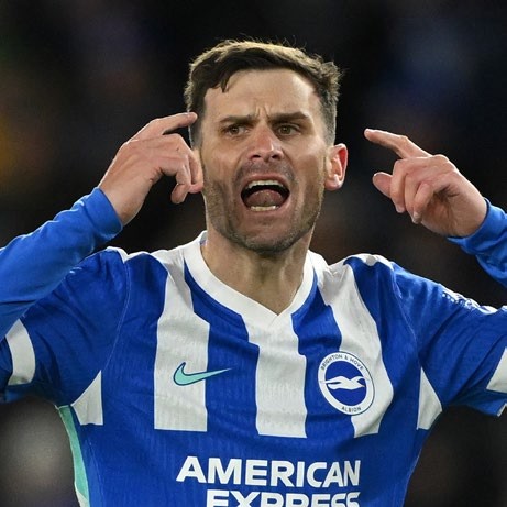 Pascal Gross of Brighton and Hove Albion shouts encouragement to his team mates. (Photo by Mike Hewitt/Getty Images)