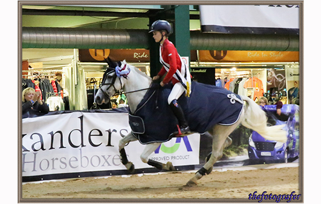 15 Jessica Howard - Rocky Robin - Peace Love GRAH1653hhweb