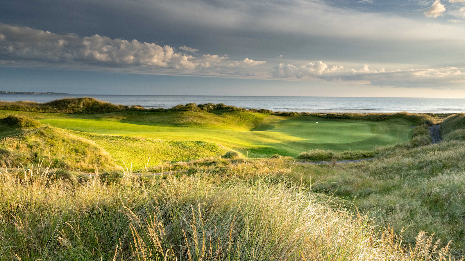 The 14tth green at Enniscrone Golf Club