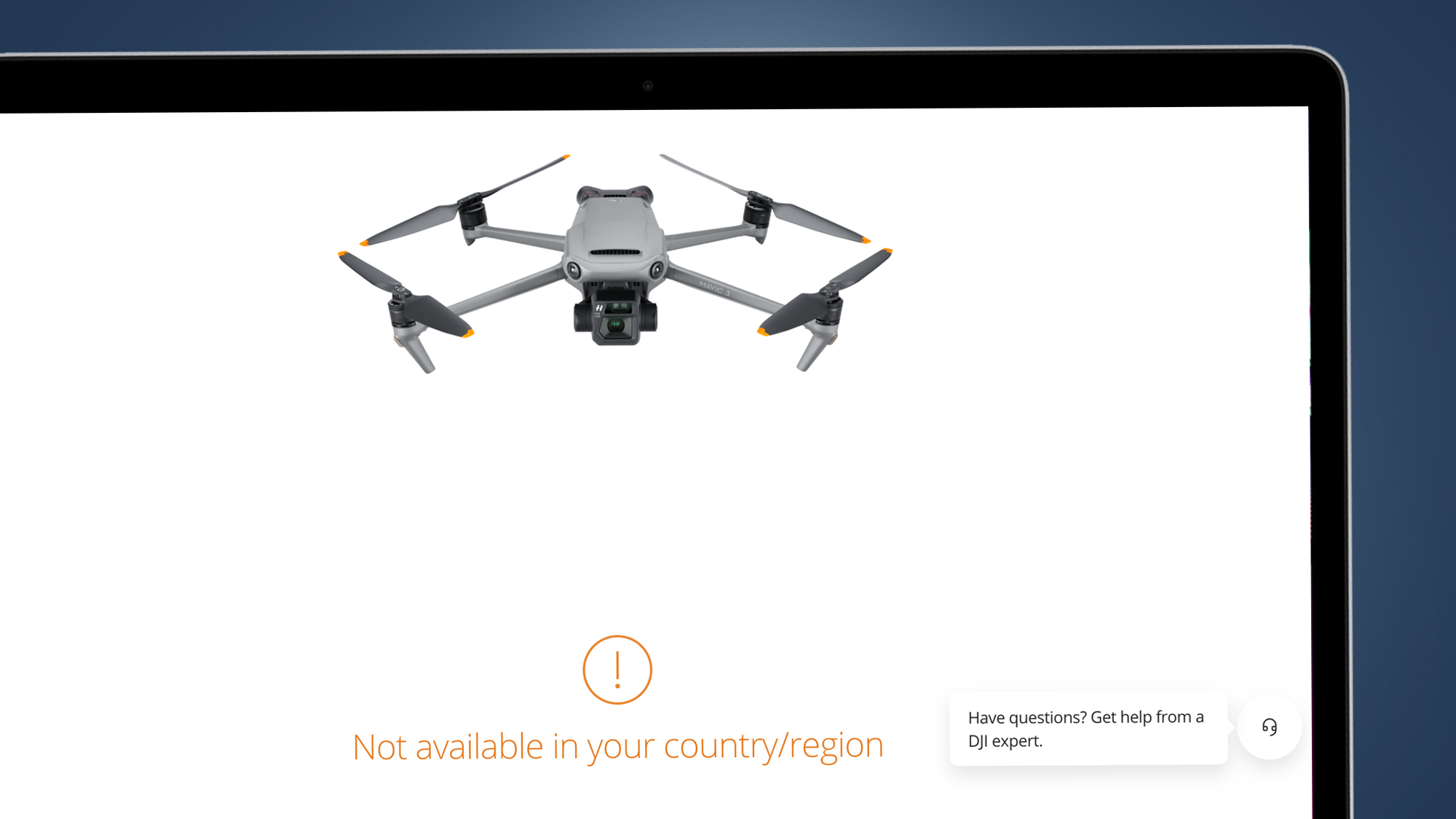 Una pantalla de computadora portátil que muestra la falta del dron DJI Mavic 3 en la tienda de DJI