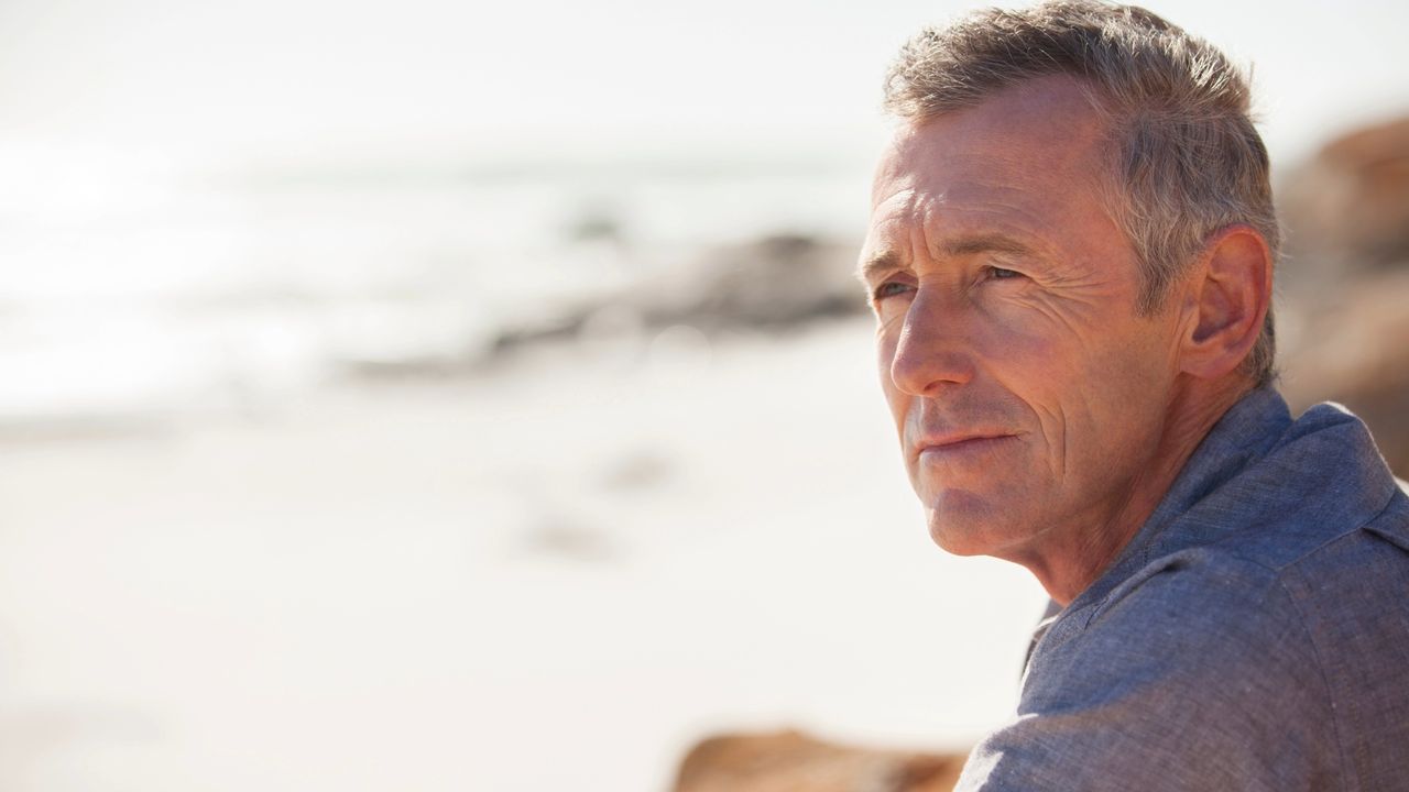 MoneyWireDaily — I'm a Financial Pro: This Is What No One Will Tell You About Getting Rich