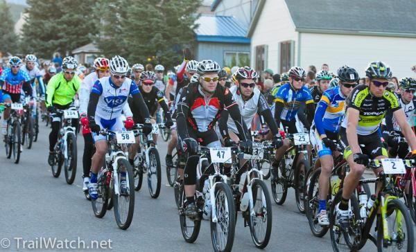Dave Wiens (Topeak Ergon) leads riders out on a neutral start.