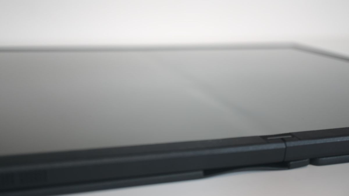 ASUS Zenbook 17 Fold (UX9702)