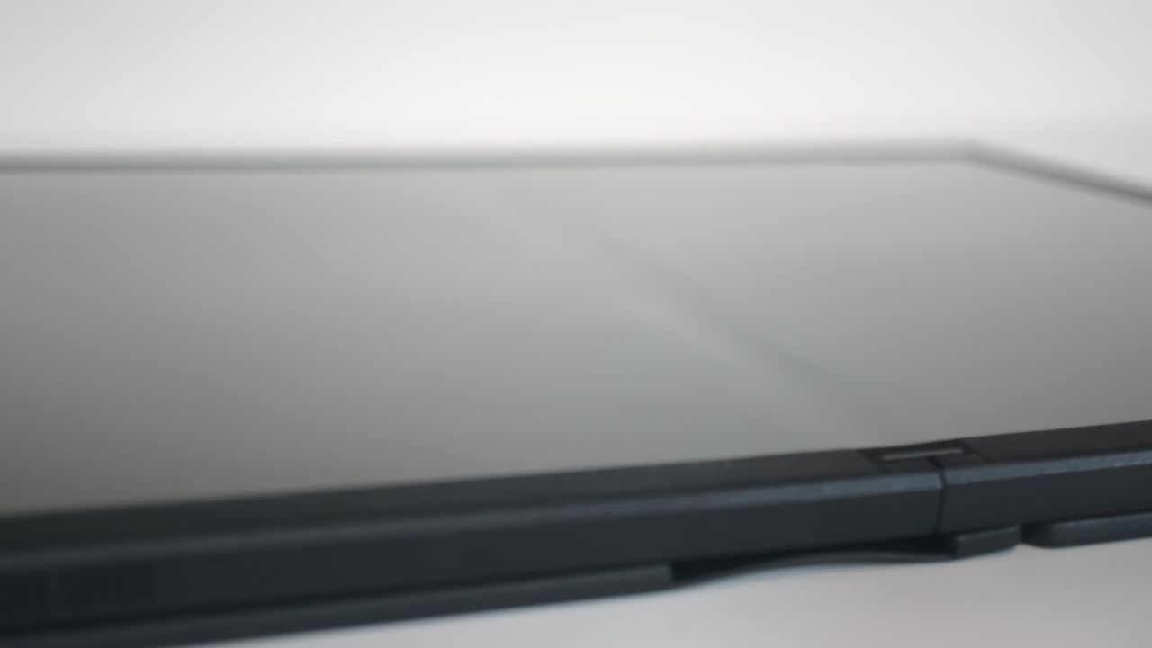 ASUS Zenbook 17 Fold (UX9702)