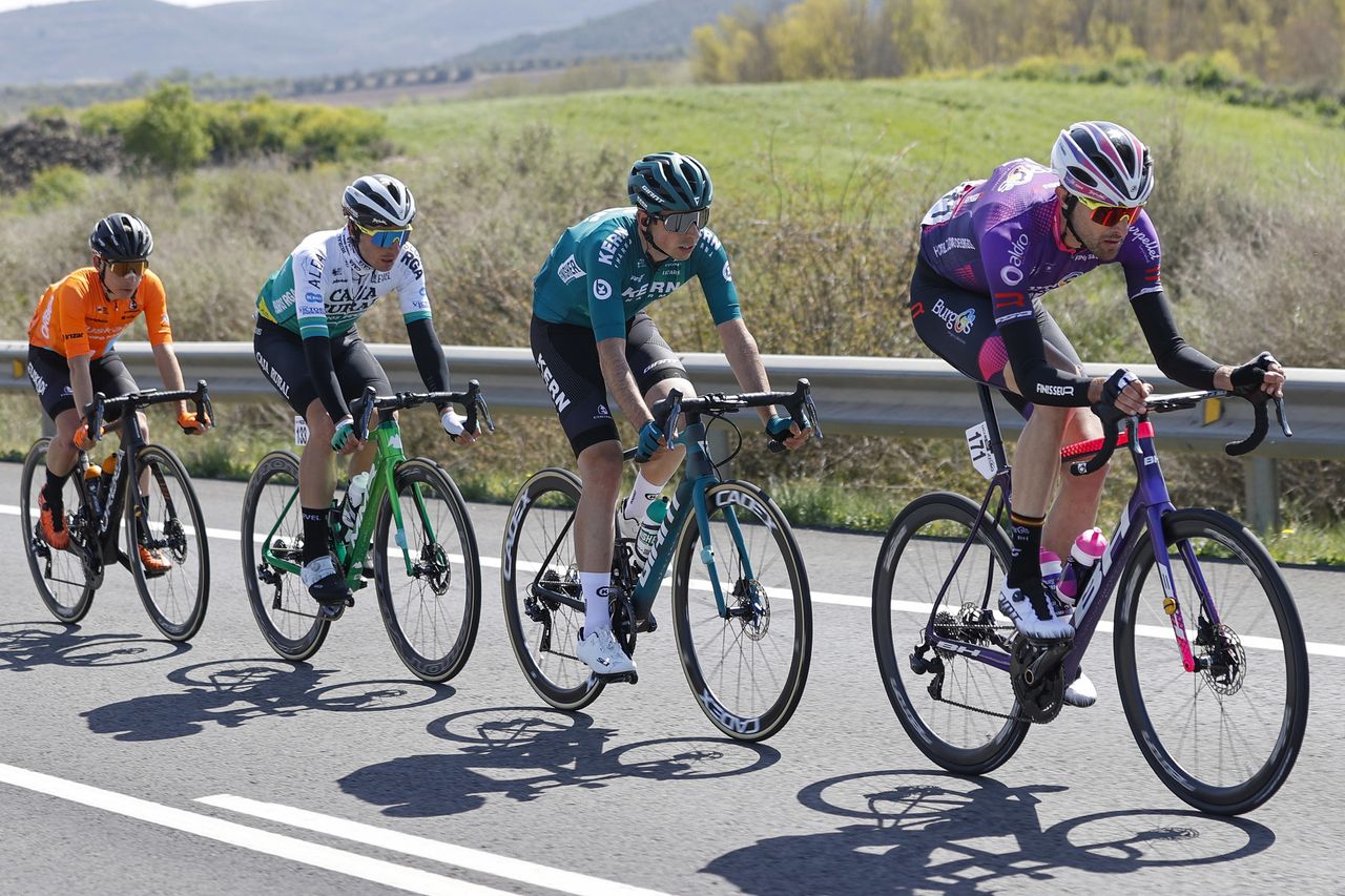 Itzulia Basque Country 2022 - 61st Edition - 2nd stage Leitza - Viana 207,6 km - 05/04/2022 - Ibai Azurmendi (ESP - Euskaltel - Euskadi) - Julen Amezqueta (ESP - Caja Rural - Seguros RGA) - Ibon Ruiz (ESP - Equipo Kern Pharma) - Ander Okamika (ESP - Burgos - BH) - photo Luis Angel Gomez/SprintCyclingAgency&Acirc;&copy;2022