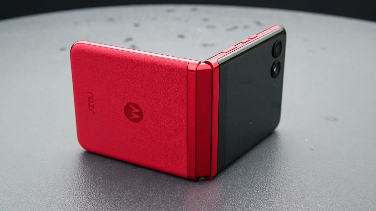 Motorola Razr Plus review: A great alternative to Samsung's Galaxy Z ...