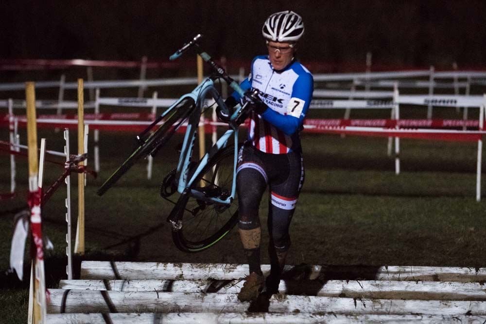 Katie Compton (Trek Factory Racing) on the logs