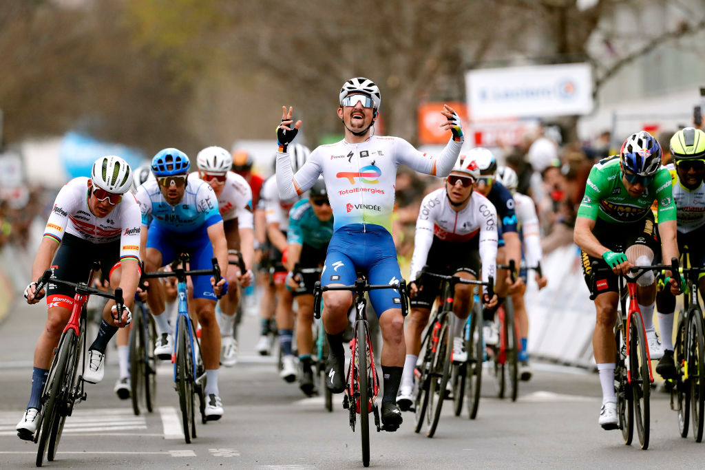 Mathieu Burgaudeau wins stage 6 of 2022 Paris-Nice