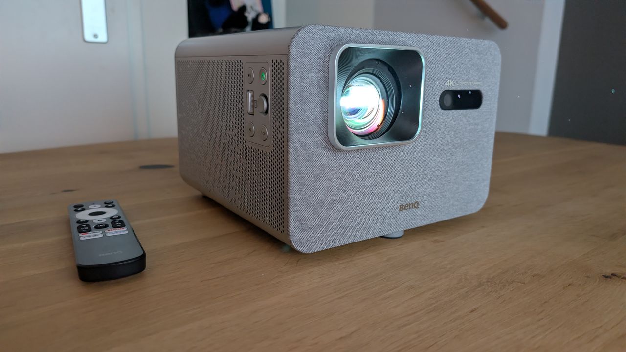 BenQ TK705i