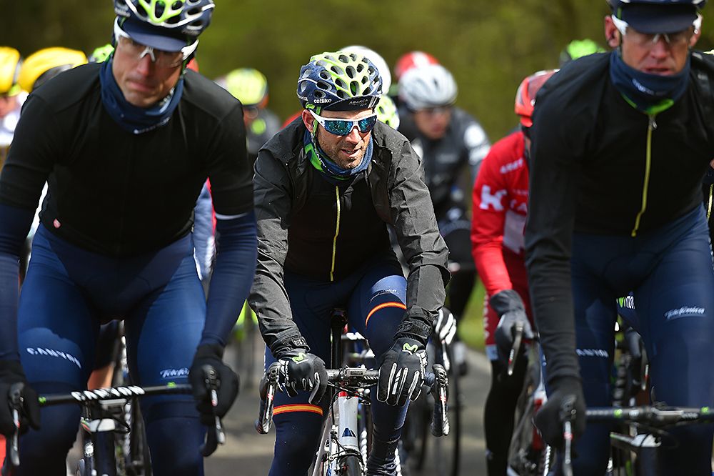 Valverde in the group at Liege-Bastogne-Liege