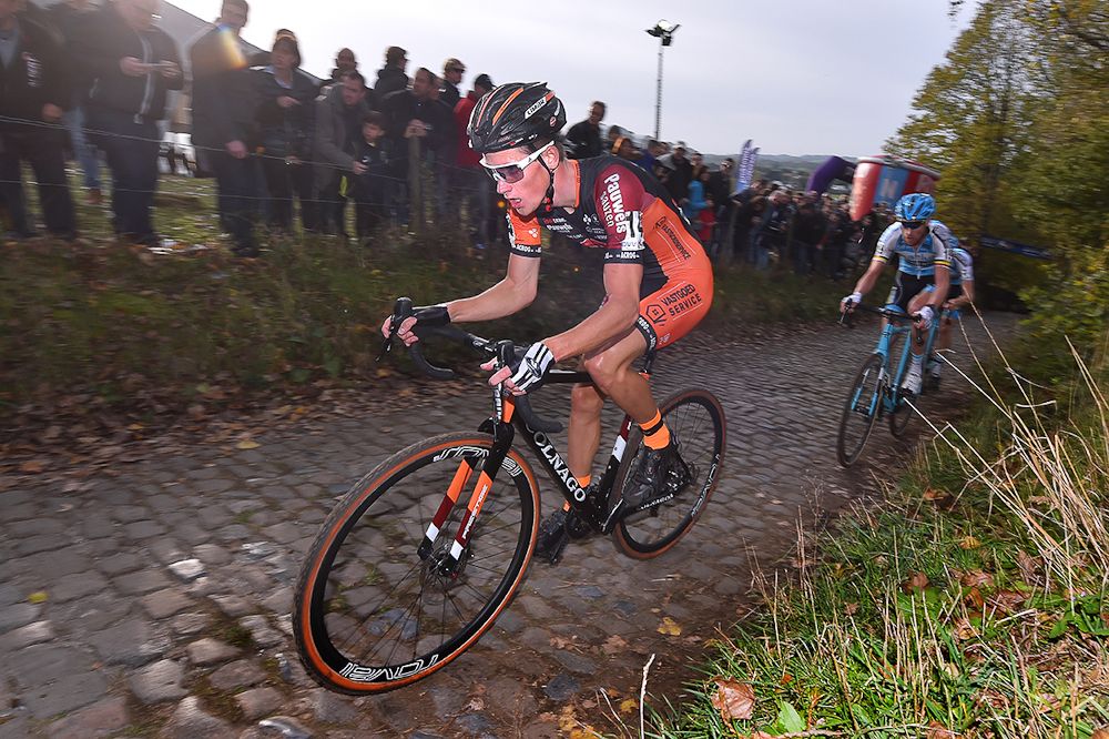 Jens Adams climbs the Koppenberg