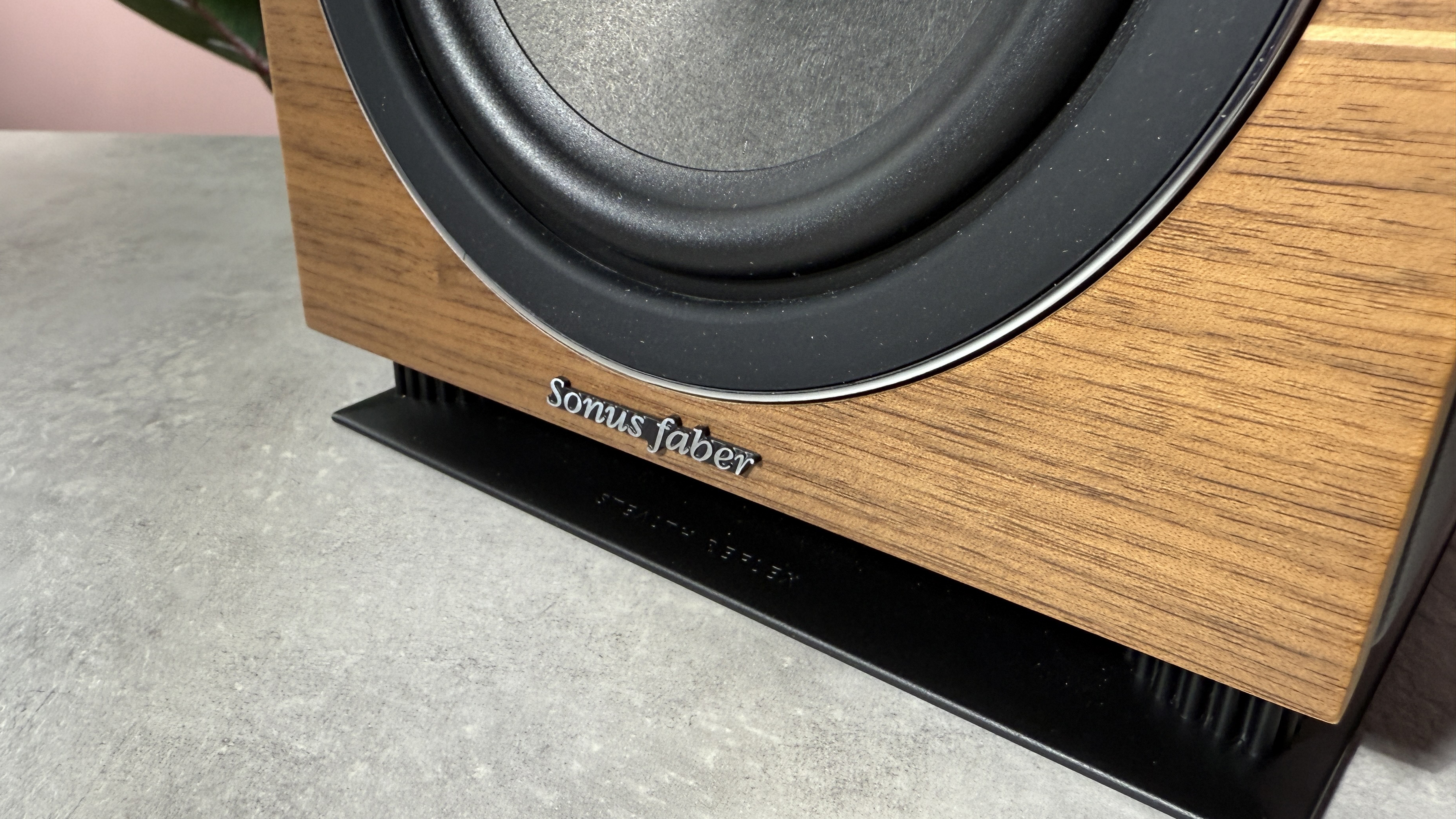 Sonus Faber Lumina II on the surface of the stone