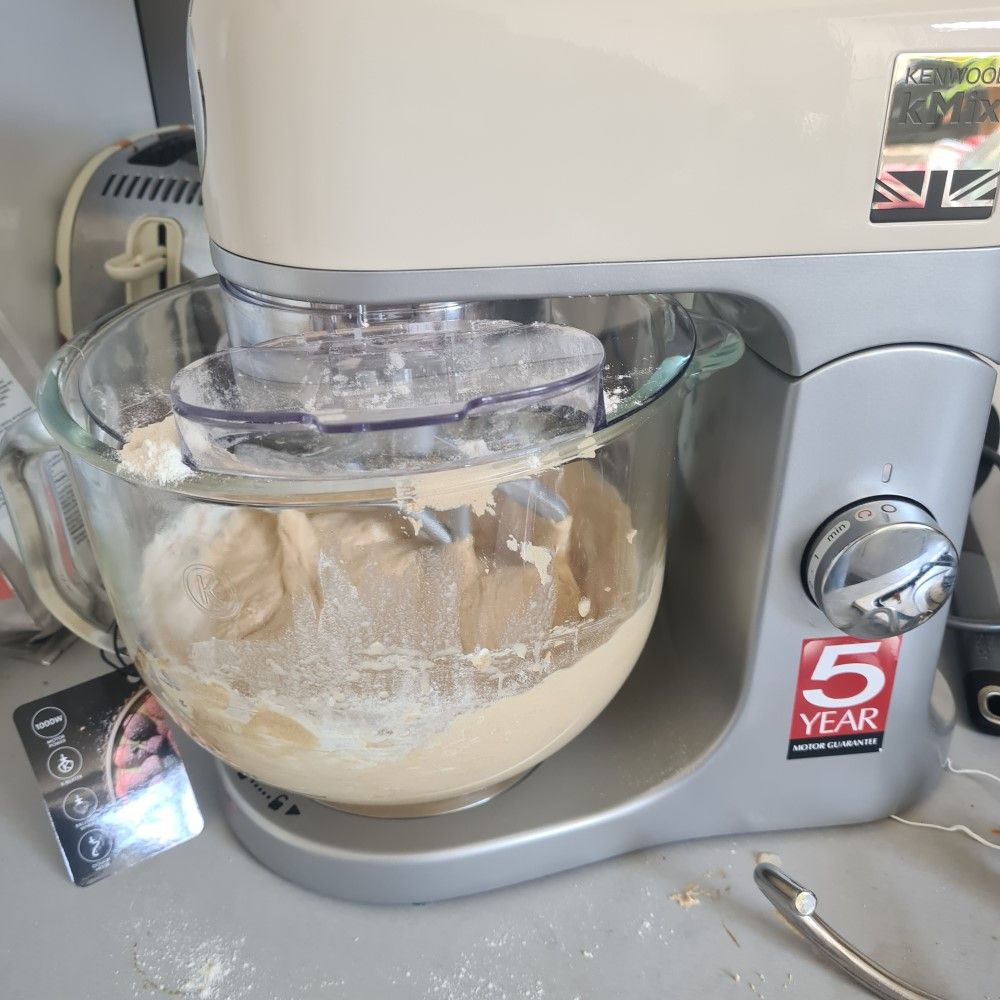 KitchenAid Artisan vs Kenwood kMix Stand Mixer, which is better