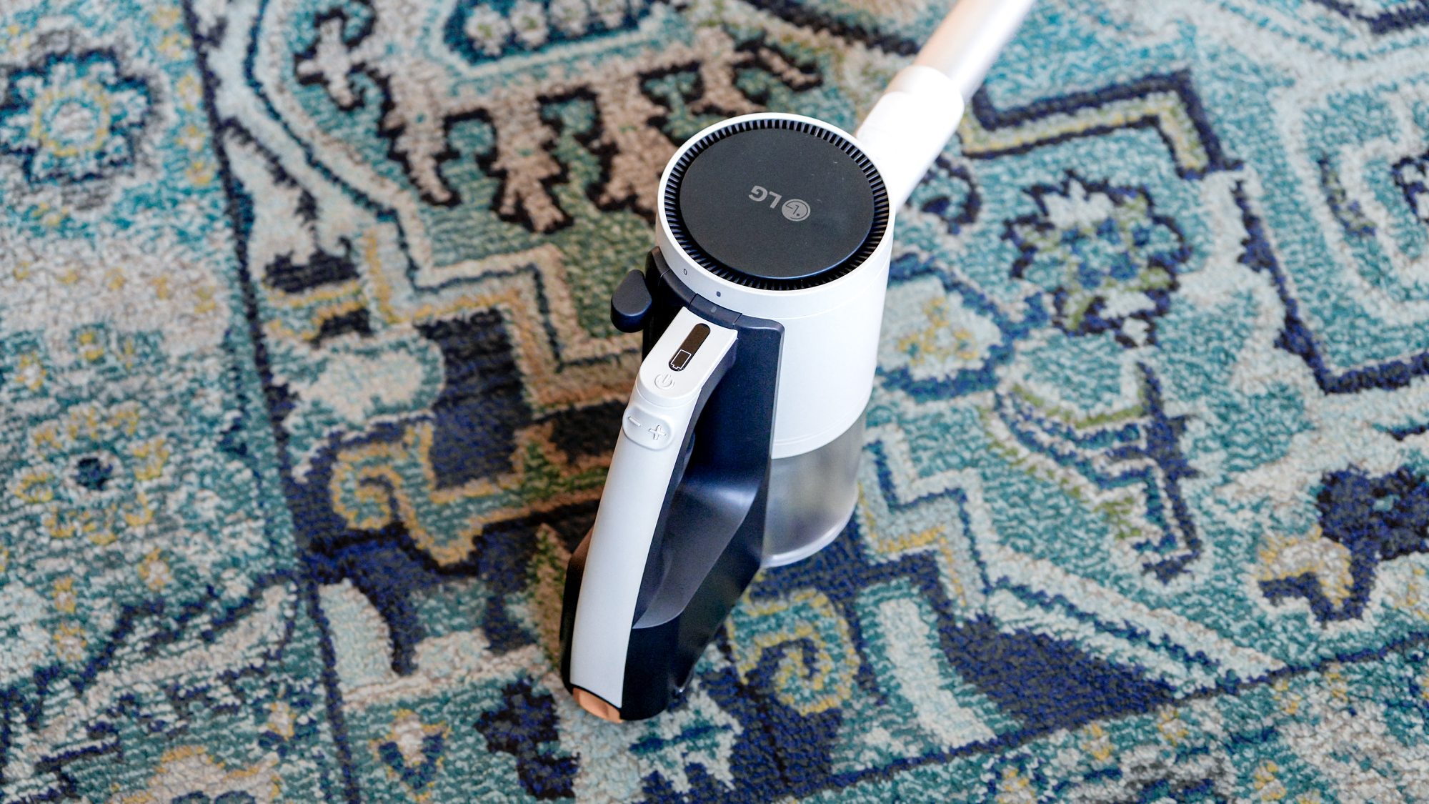 LG CordZero Q3 Cordless Stick Vacuum handle