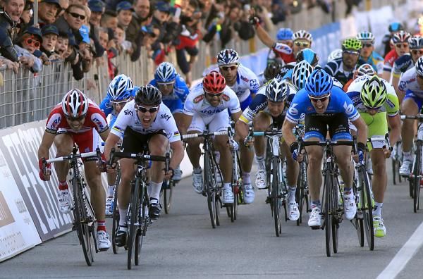 The sprint into Indicatore went to Cavendish