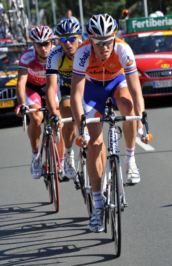 Lars Boom (Rabobank), Johnny Hoogerland (Vacansoleil) and Jesus Rosendo (Andalucia-Cajasur) soldier on in the break.