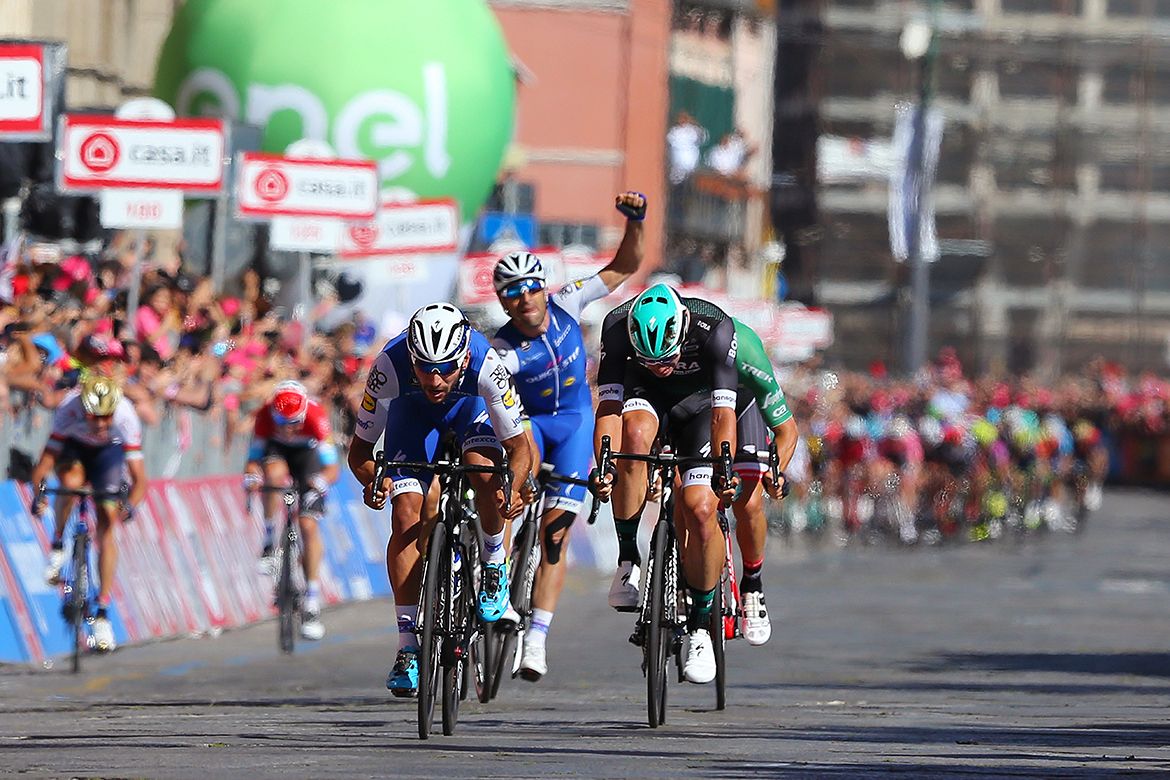 The final sprint on the Giro's third stage
