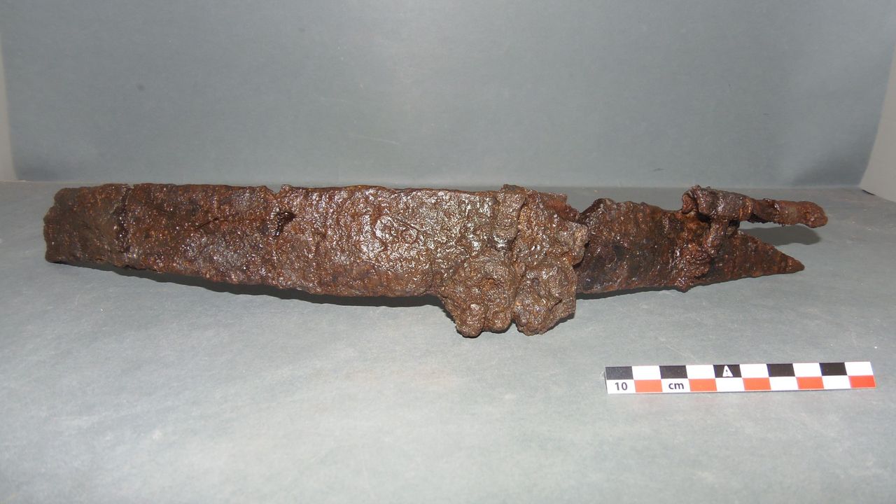 Swords of this type, with a single sharp edge and a curve throughout its length, were used by both Byzantine soldiers who may have been defending the monastery and Turkish pirates or soldiers who may have been attacking it.